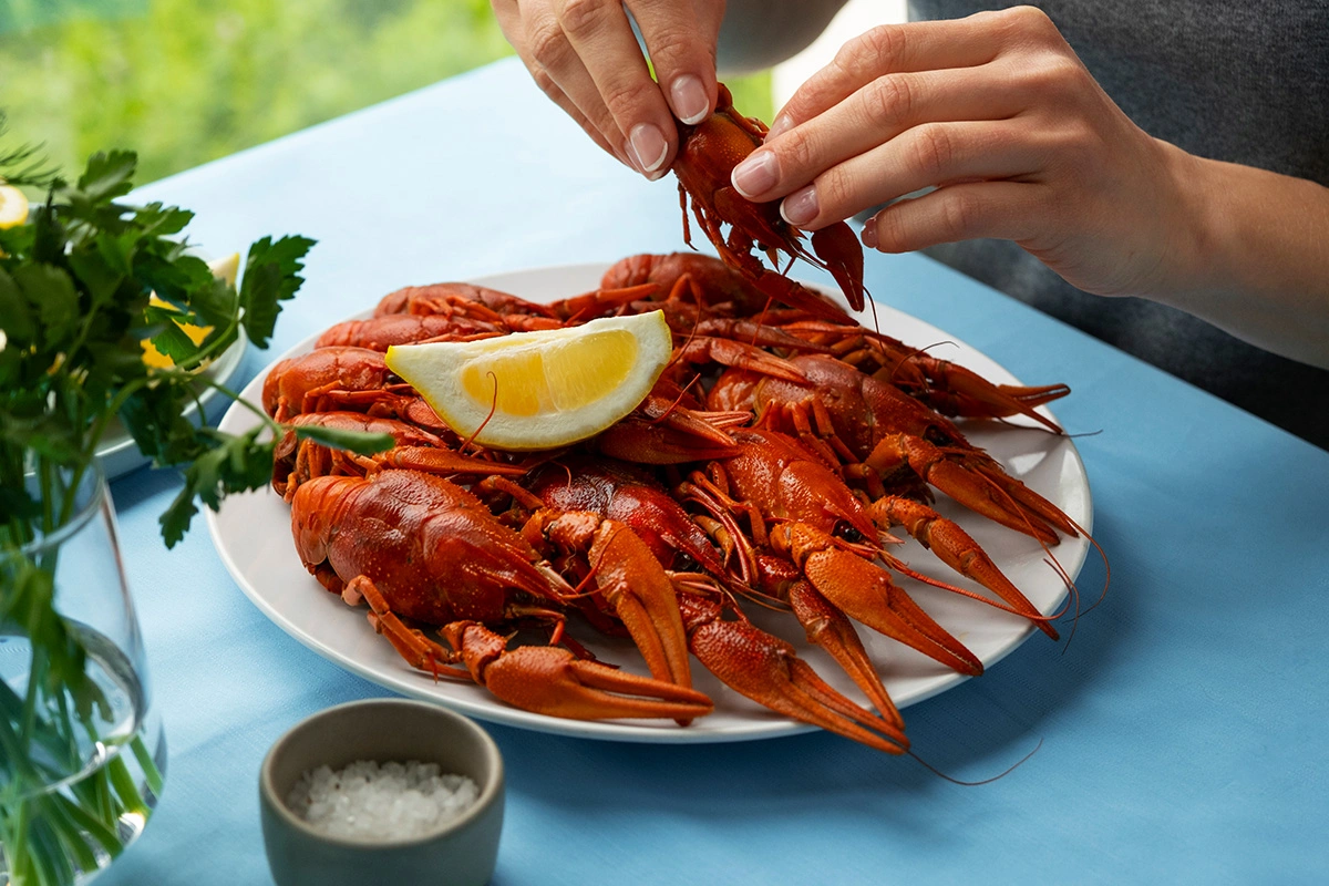 Celebrate Father’s Day Brunch at Red Crab Juicy Seafood Restaurant