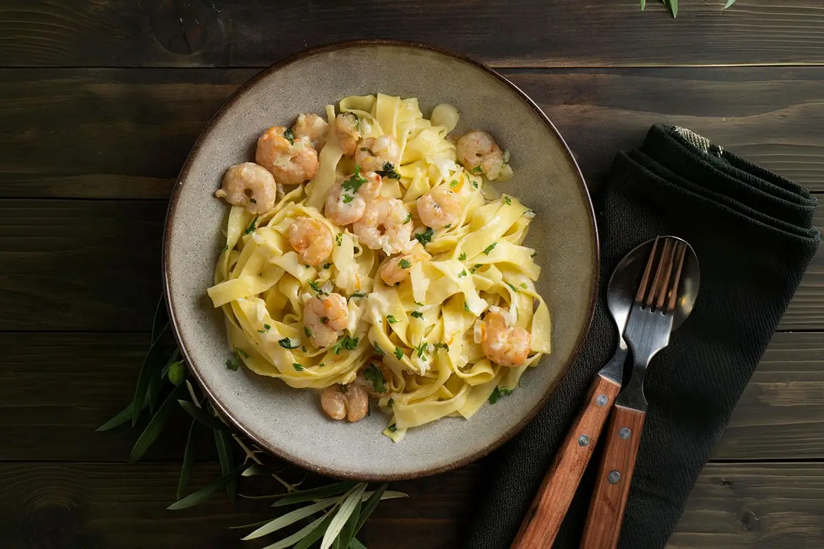 Creamy Garlic Seafood Pasta