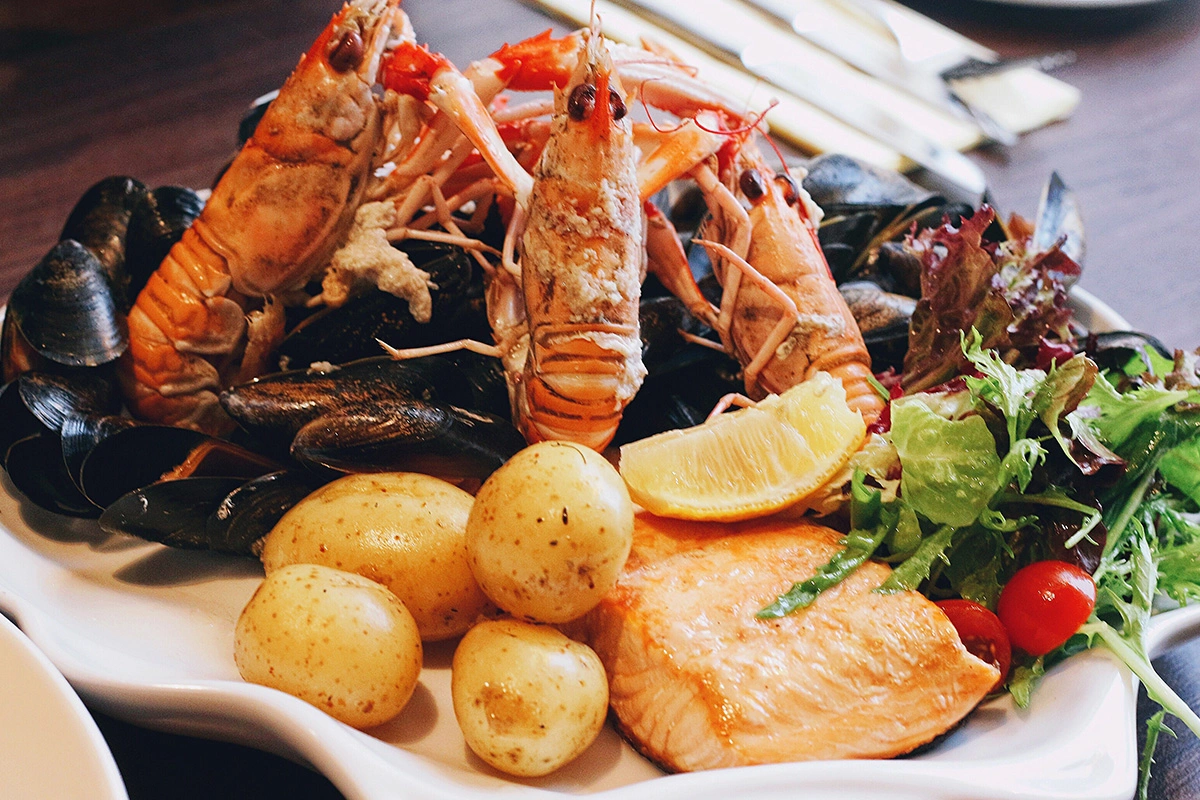 End Your Day with Delicious Seafood at Red Crab Juicy Seafood