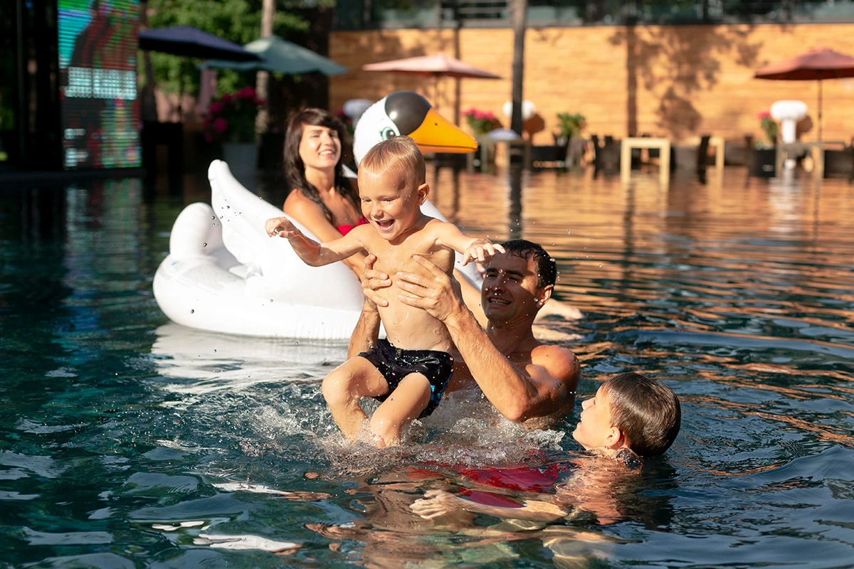 Red Oaks Waterpark: Family-Friendly Fun in Sterling Heights