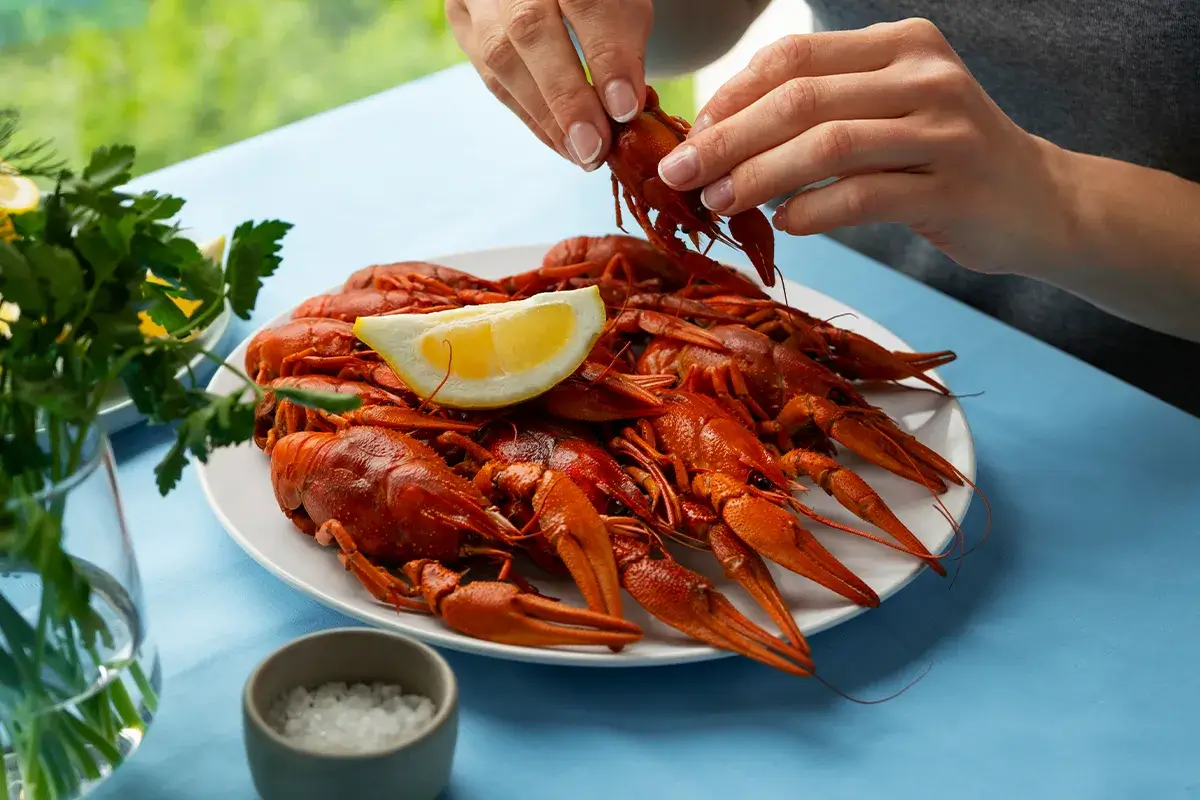 Selecting the Perfect Crawfish: Freshness Matters