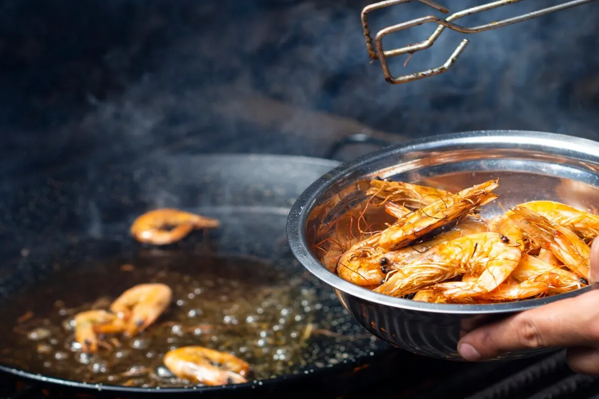 Preparing Shrimp for Seasoning